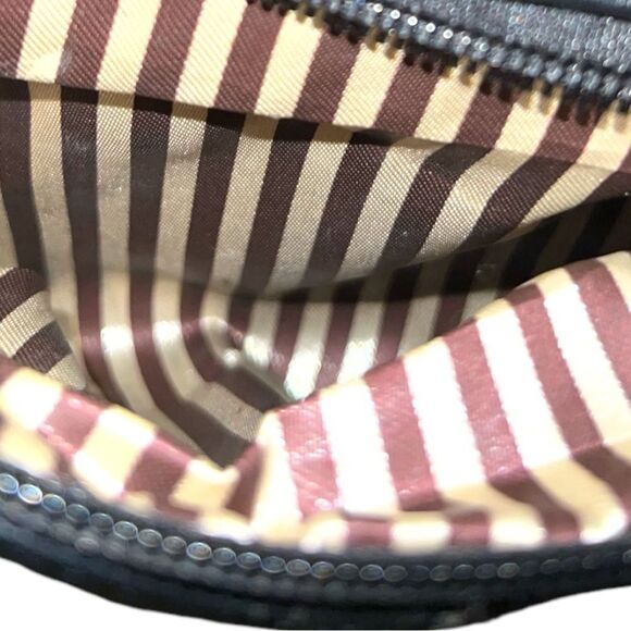 Super cute black faux leather bag with fringe on both sides! - Picture 10 of 13